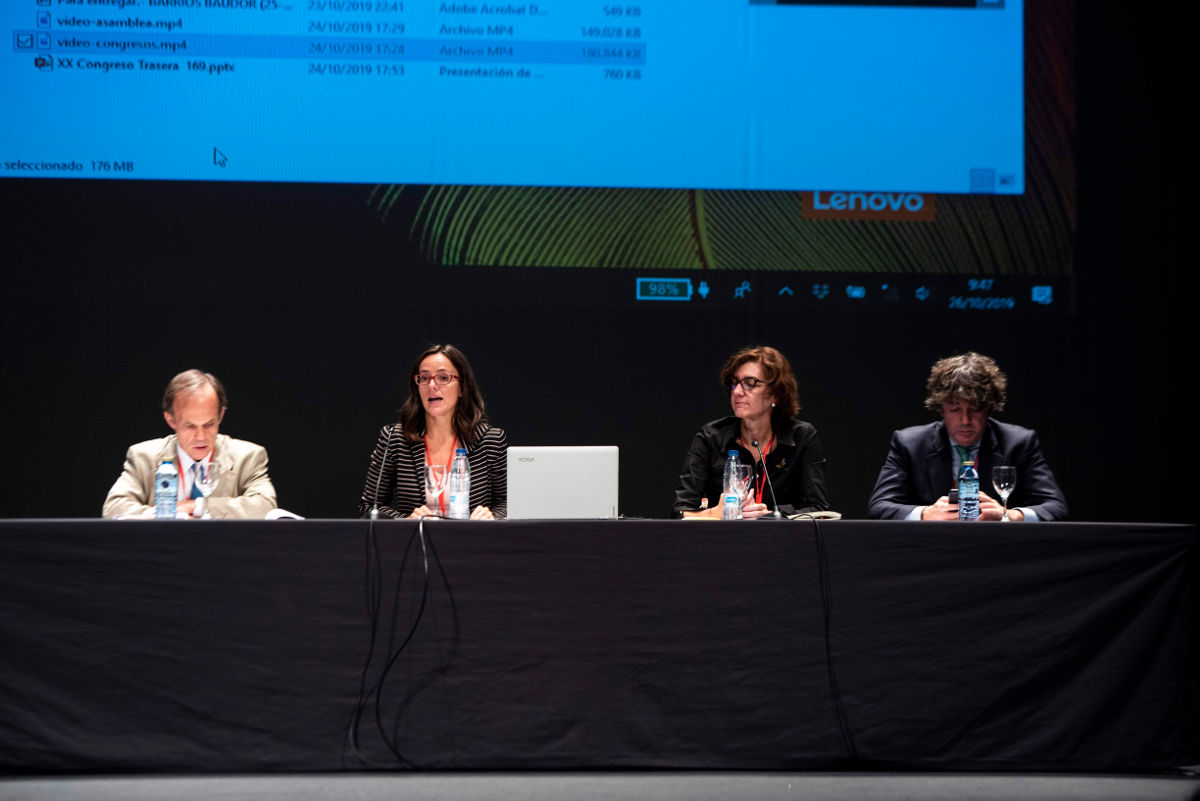 Ana Gómez, presidenta de ASNALA, durante la asamblea General Ordinaria de Socios de ASNALA