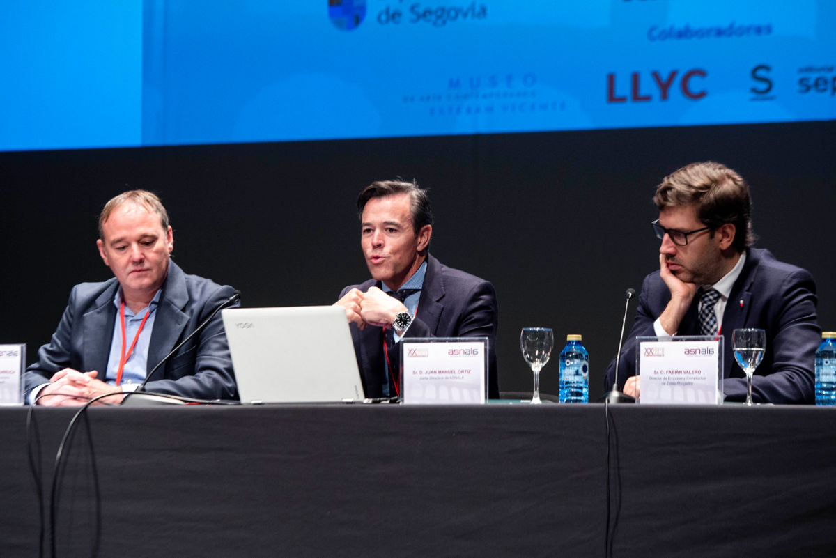 Mesa de Debate titulada Abogacía e Innovación, con la participación de D. Fabián Valero Moldes y D. Juan Pedro Churruca Muguruza