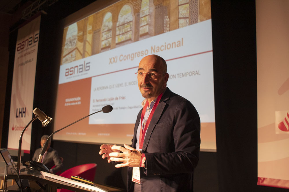 D. Fernando Luján de Frías abordó la ponencia