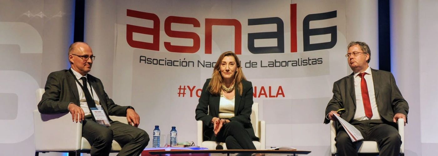 Carlos Escribano Vindel, magistrado del Juzgado de lo Social número 30 de Barcelona, y Jesús Lahera Forteza, catedrático Derecho del Trabajo y de la Seguridad Social en Universidad Complutense de Madrid y vocal de la Junta Directiva de ASNALA. Como moderadora, intervino María José Ramo Herrando