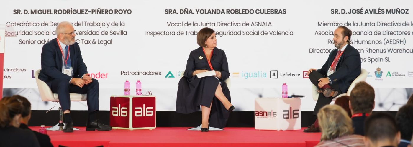Miguel Rodríguez-Piñero y José Avilés dan su ponencia en Laborium 2025