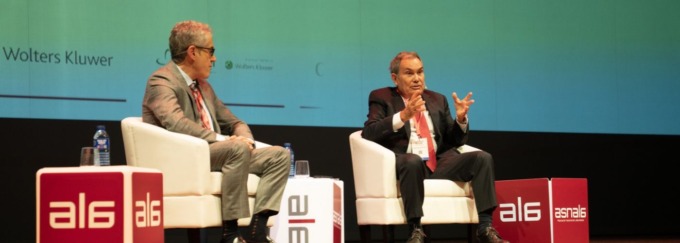 Sebastián Moralo en su ponencia en Laborium 2026