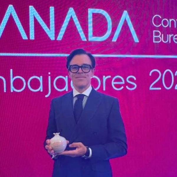 ASNALA recibe el reconocimiento como Embajadora de Granada por la celebración de su XXI Congreso Nacional